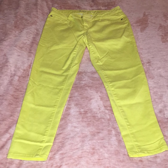 Capris - Picture 2 of 4